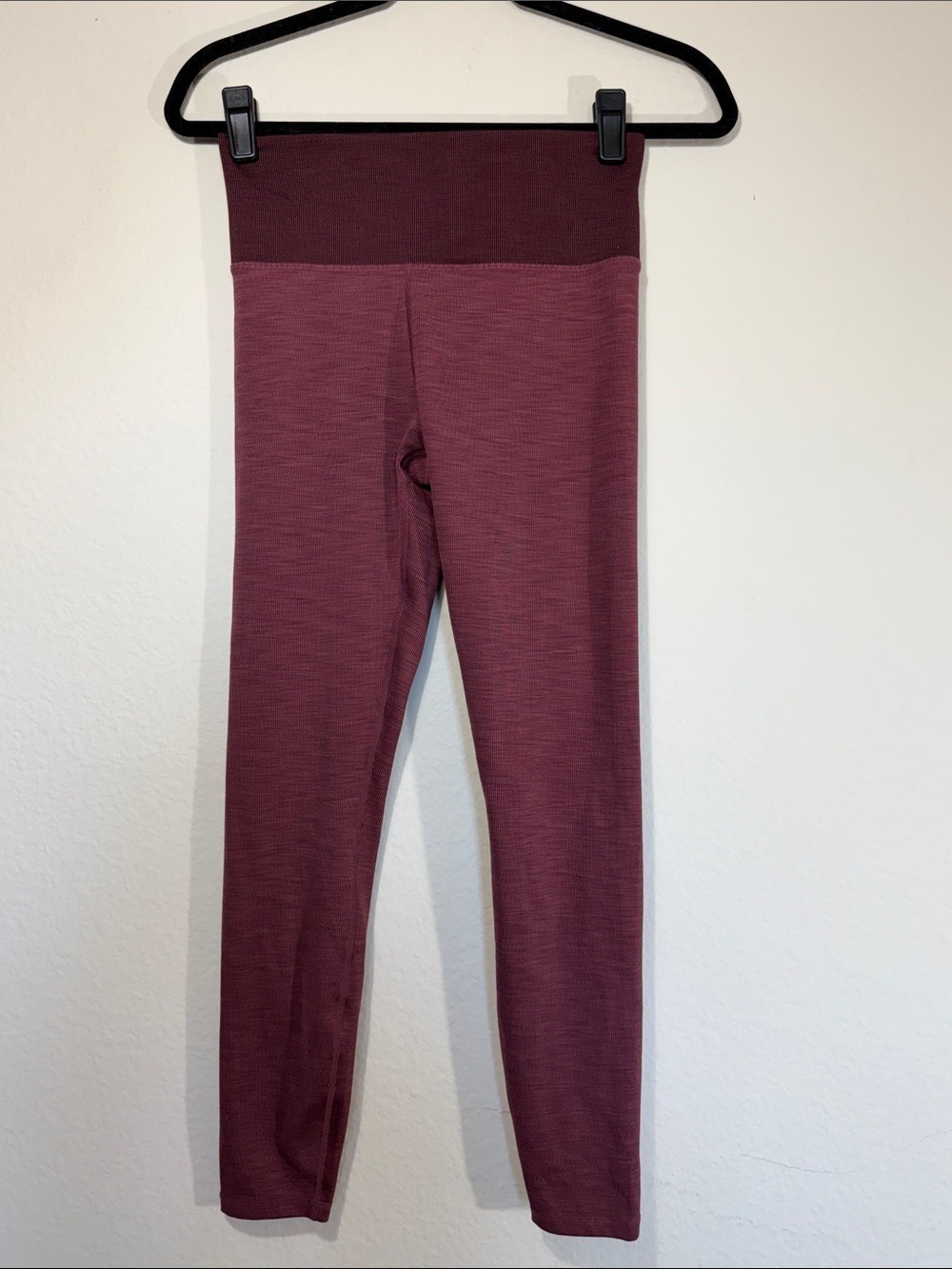 Vuori Two-Tone Wine High-Waist Leggings NWOT